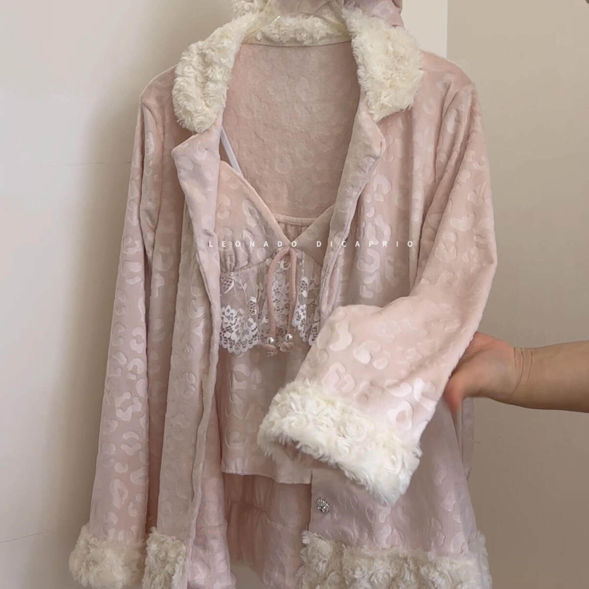 秋冬新款甜美纯欲风高级感豹纹海岛绒带胸垫加厚保暖三件套家居服