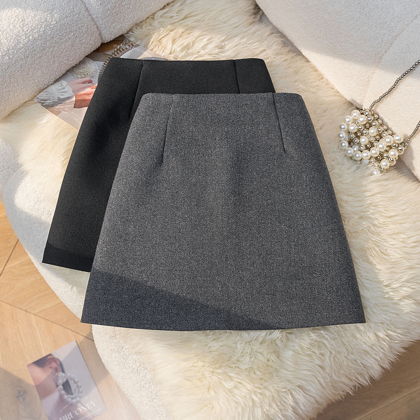高级感灰色毛呢半身裙女2025秋冬通勤简约高腰a字包臀裙百搭短裙
