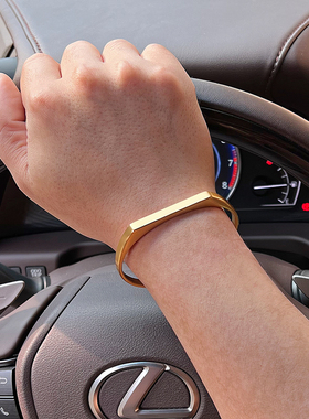 日韩光面极简手镯男女情侣开口调节刻字手环钛钢定制名字个性饰品