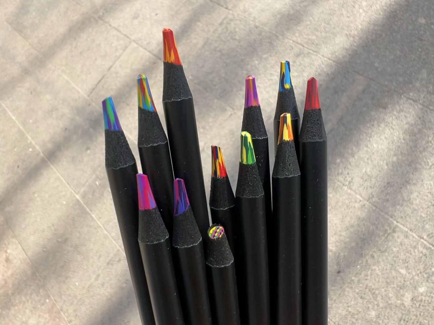 现货！晚聪明家油性绘画涂色满天星12支一套  粉丝福利。