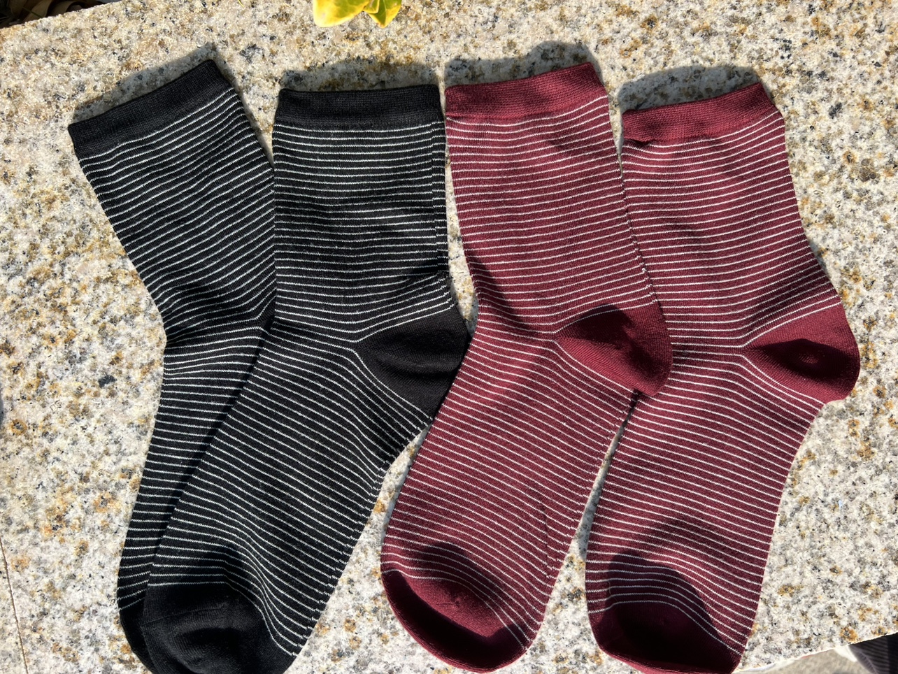 新款软糯类型蚕丝袜女款35-38码。注意哈！出口尾货无卡纸 2双