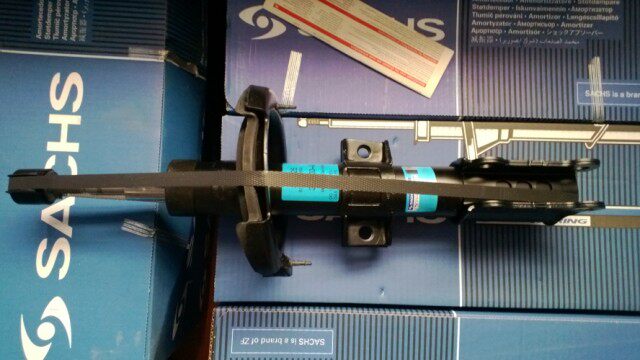 适用于沃尔沃德国品牌配件老XC90前减器前避震器04到15款