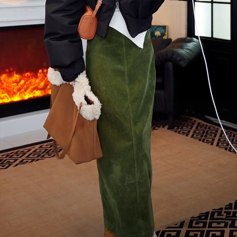 美式复古绿色灯芯绒半身裙女2025秋冬高腰显瘦包臀设计感A字裙子