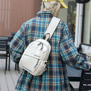 新款简约时尚休闲通勤尼龙布大容量单肩斜挎男女通用学生潮流胸包