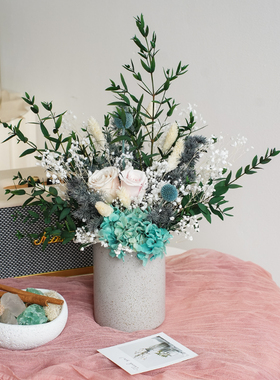永生玫瑰蓬莱松干花花束装饰摆件