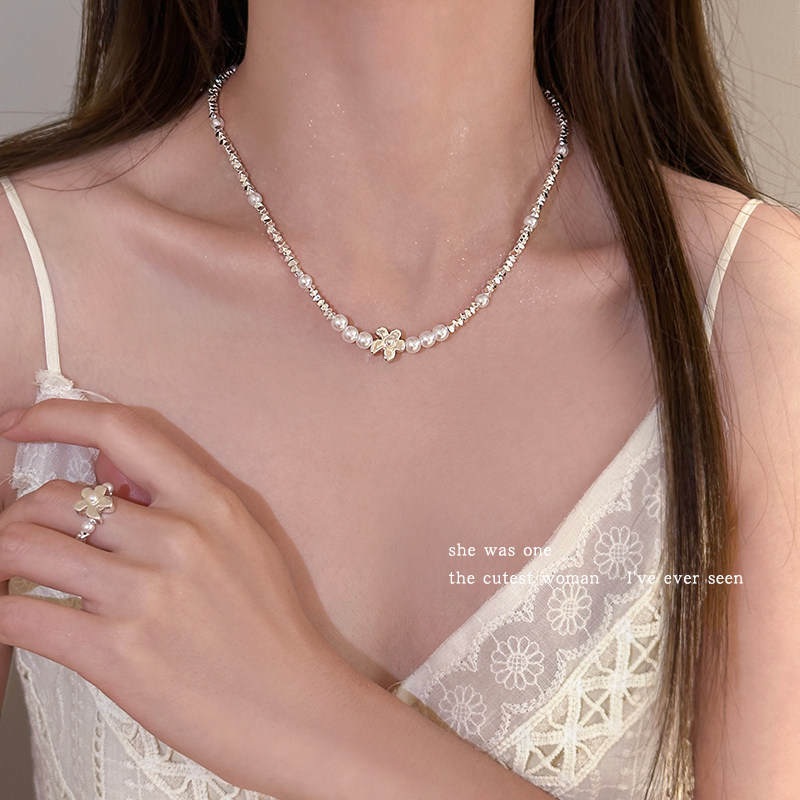 2025新款花朵碎银子仿珍珠项链女