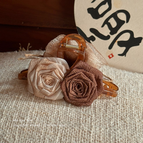 美拉德玫瑰花朵抓夹百搭时尚