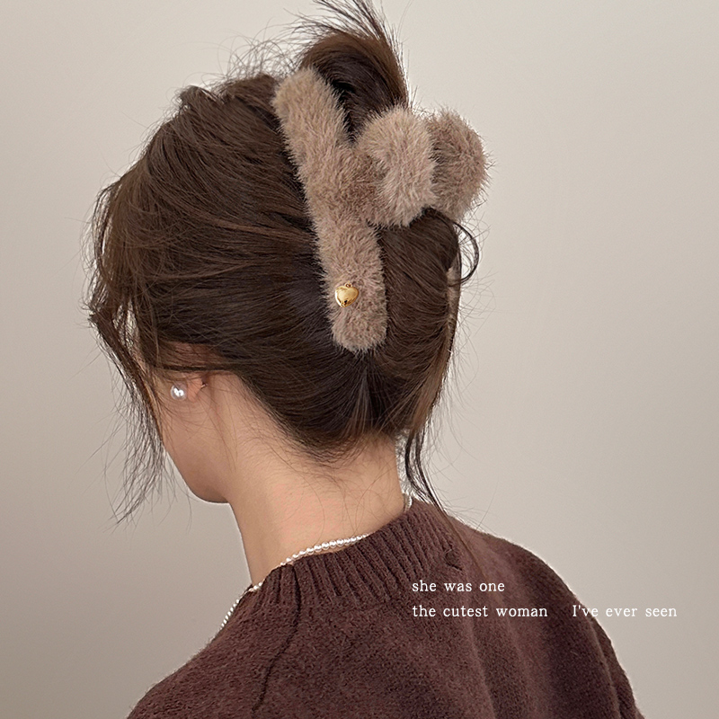 秋冬爱心毛绒抓夹高级感鲨鱼夹