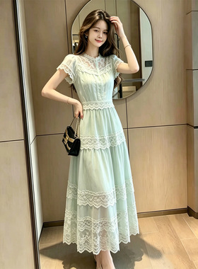Z260300法式圆领浅绿色收腰显瘦约会长款别致蕾丝拼接蛋糕连衣裙