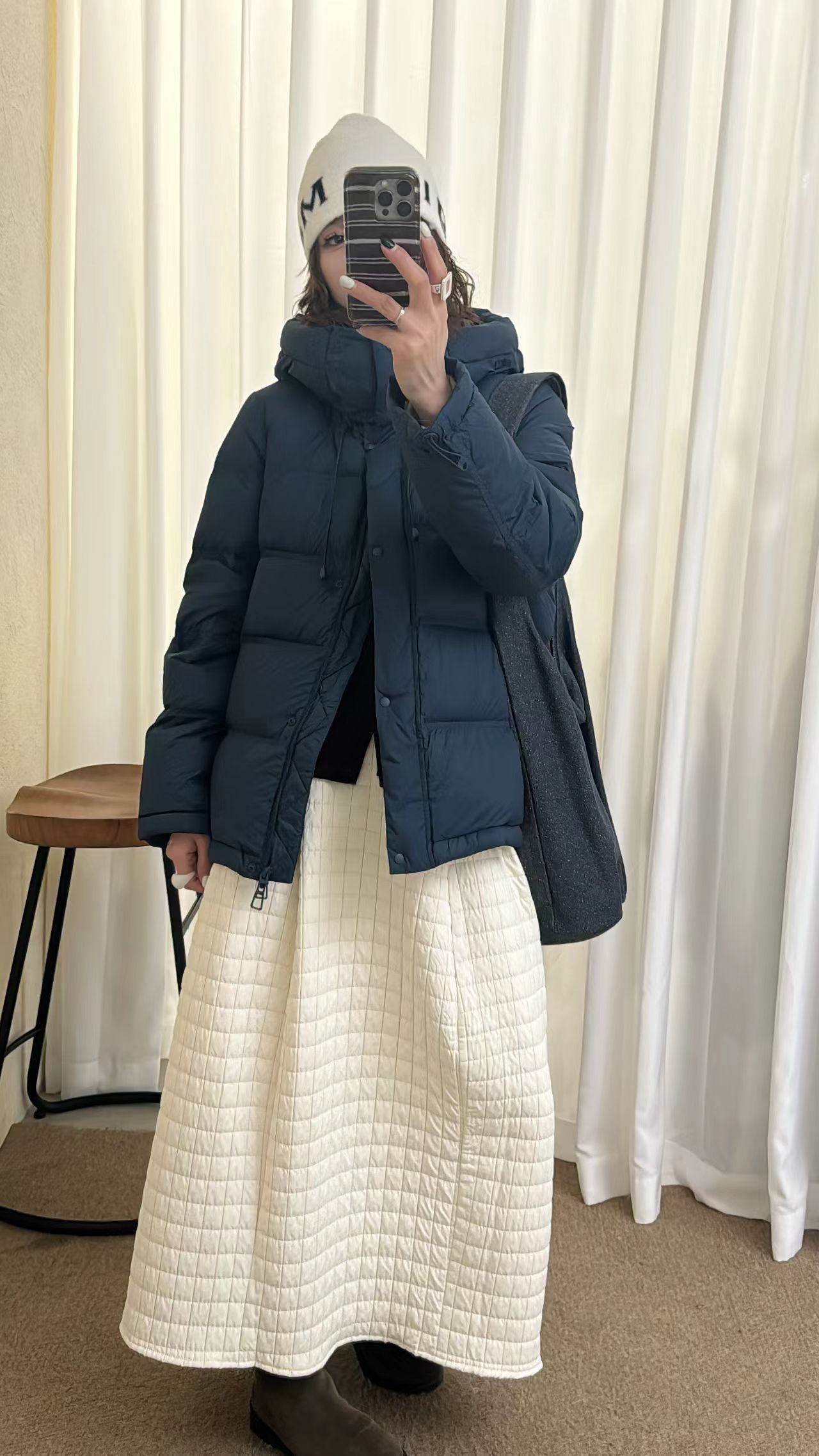 短款泡芙羽绒服女2025冬连帽收腰白色加厚白鸭绒外套