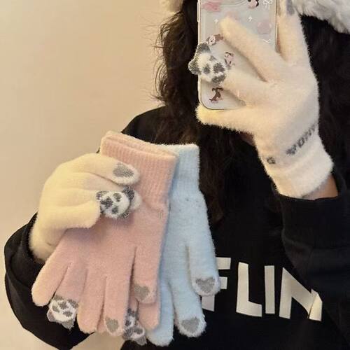 可爱白色毛绒手套女加厚保暖