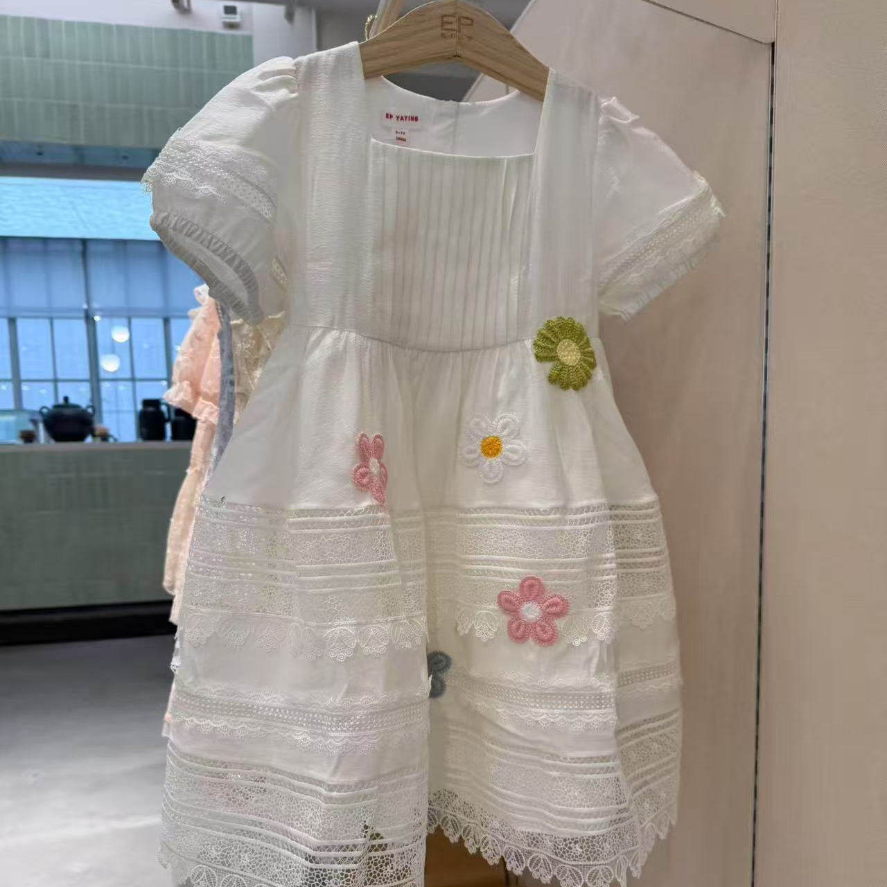 150码雅莹女童夏款高级感超仙短袖连衣裙VDJEA4614AM吊牌价1399
