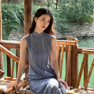 Ti提提  望山盈 蓝色立体织花 中式无袖改良长款旗袍