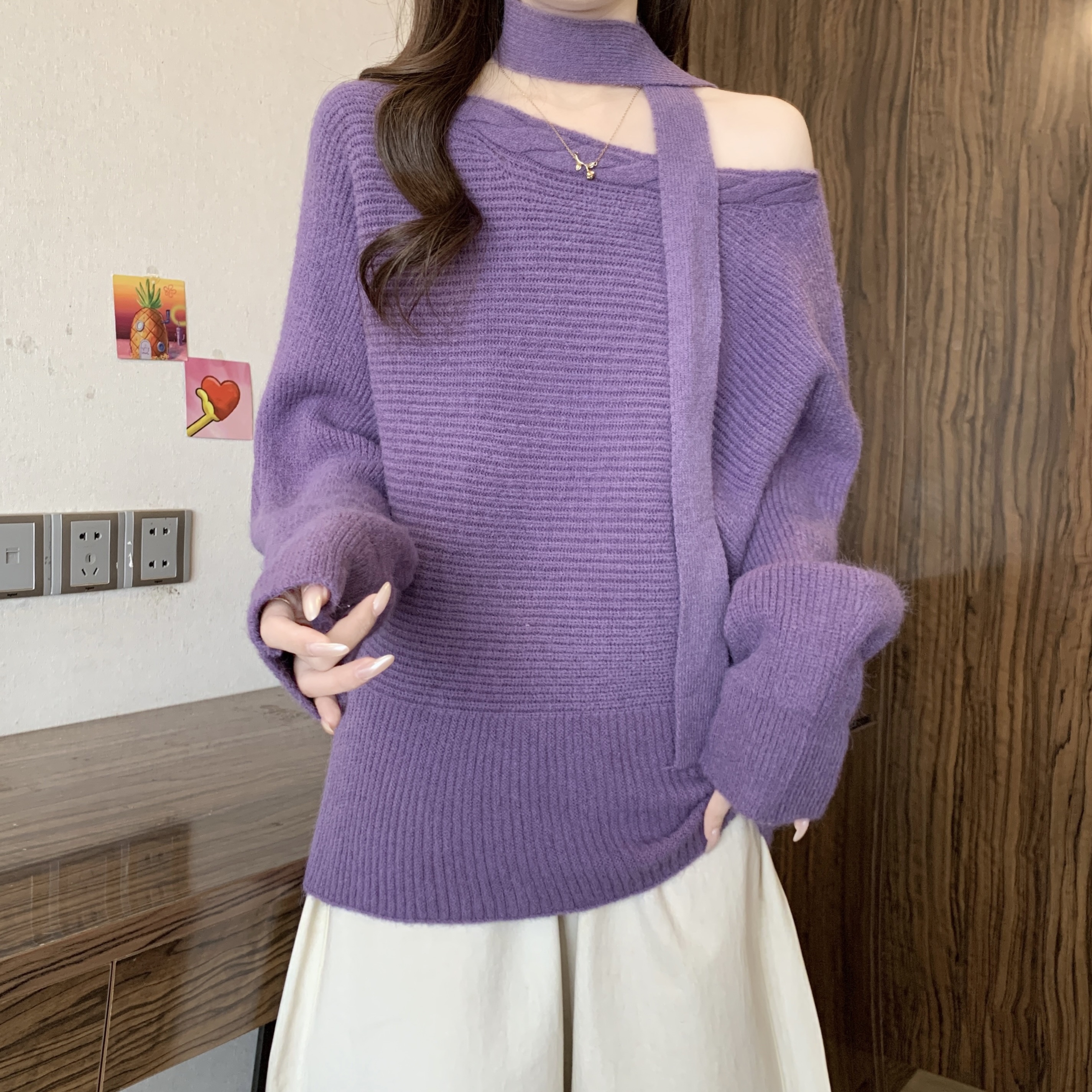 法式一字肩斜肩挂脖针织衫女秋冬新款胖MM慵懒风显瘦气质百搭毛衣，女装大码女装，衣嘉衣服饰