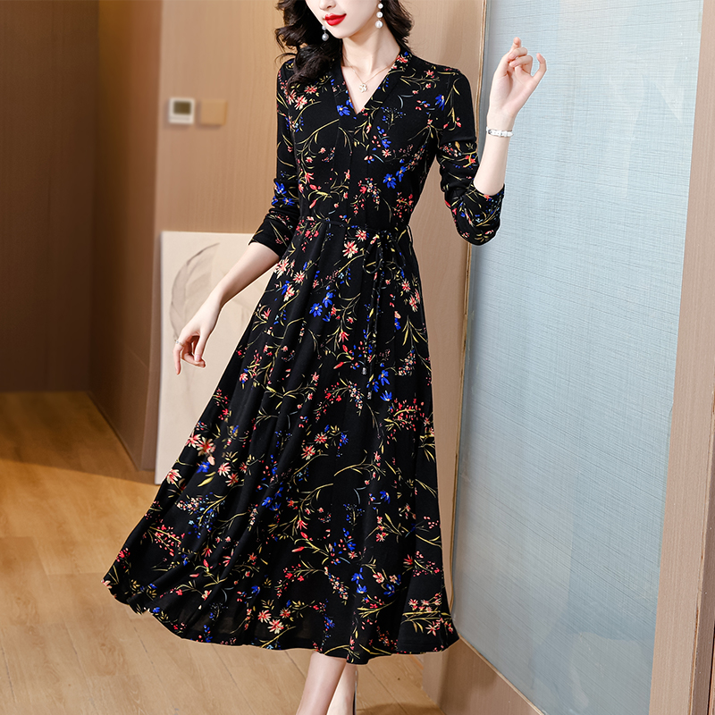 重磅秋冬2025季女汉服V领双面针织绵长袖连衣裙印花中长A字裙子,女装连衣裙,衣嘉衣服饰 重磅秋冬2025季女汉服V领双面针织绵长袖连衣裙印花中长A字裙子,女装连衣裙,衣嘉衣服饰