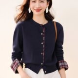 韩系学院风针织圆领开衫拼接假两件春秋气质显瘦短款，女装针织衫/毛衣，衣嘉衣服饰