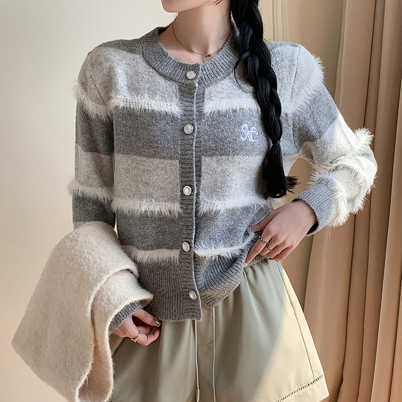 秋冬毛衣小香风法式复古开衫外套彩色条纹毛绒高级感针织衫女,女装针织衫/毛衣,衣嘉衣服饰 秋冬毛衣小香风法式复古开衫外套彩色条纹毛绒高级感针织衫女,女装针织衫/毛衣,衣嘉衣服饰