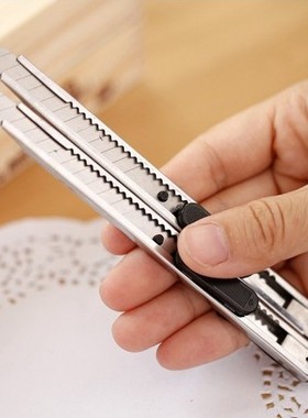 锋利美工刀质量非常好DIY手工专用 小型刻刀 小巧工具刀10g