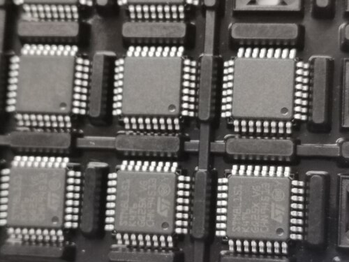 16KB闪存8位微控制器ST