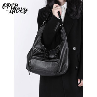 【卢克叔叔】小众设计感口袋机车腋下包松驰感大容量斜挎包托特包