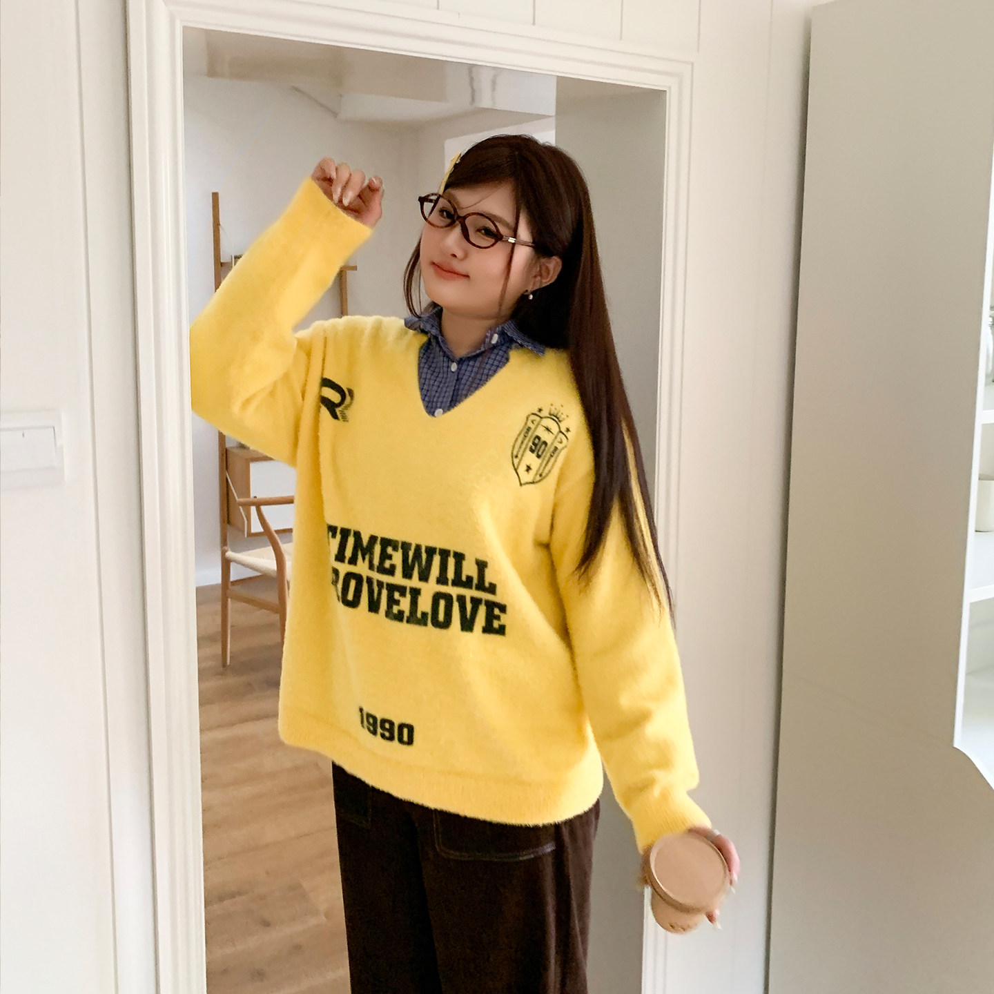 YUZI鱼子仿貂毛V领毛衣米黄色字母印花美式复古宽松慵懒大码女装,女装/女士精品,大码内搭,淘宝优惠券,粉丝福利购,淘宝优惠卷