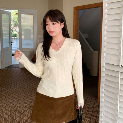 YUZI鱼子温柔蕾丝V领针织衫女长袖打底甜美减龄百搭显瘦大码女装