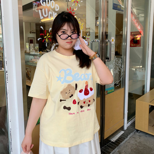 YUZI鱼子圆领落肩印花T恤可爱