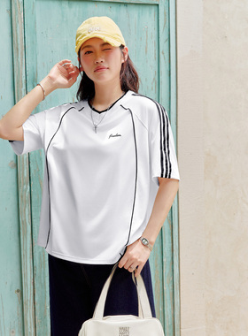 YUZI鱼子美式白色线条短袖T恤运动风V领修身松休闲上衣大码女装
