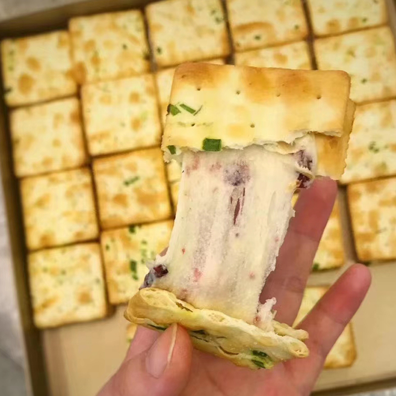 纯手工牛扎饼小零食葱香牛奶夹心