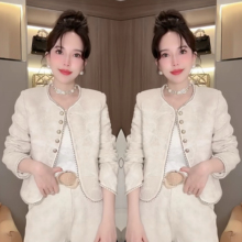 2025年开春小香风外套女初春新款超火洋气超好看独特漂亮短款上衣