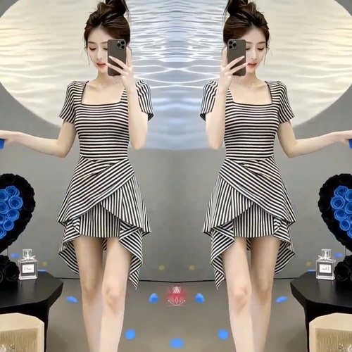 夏日甜美条纹掐腰小个子连衣裙