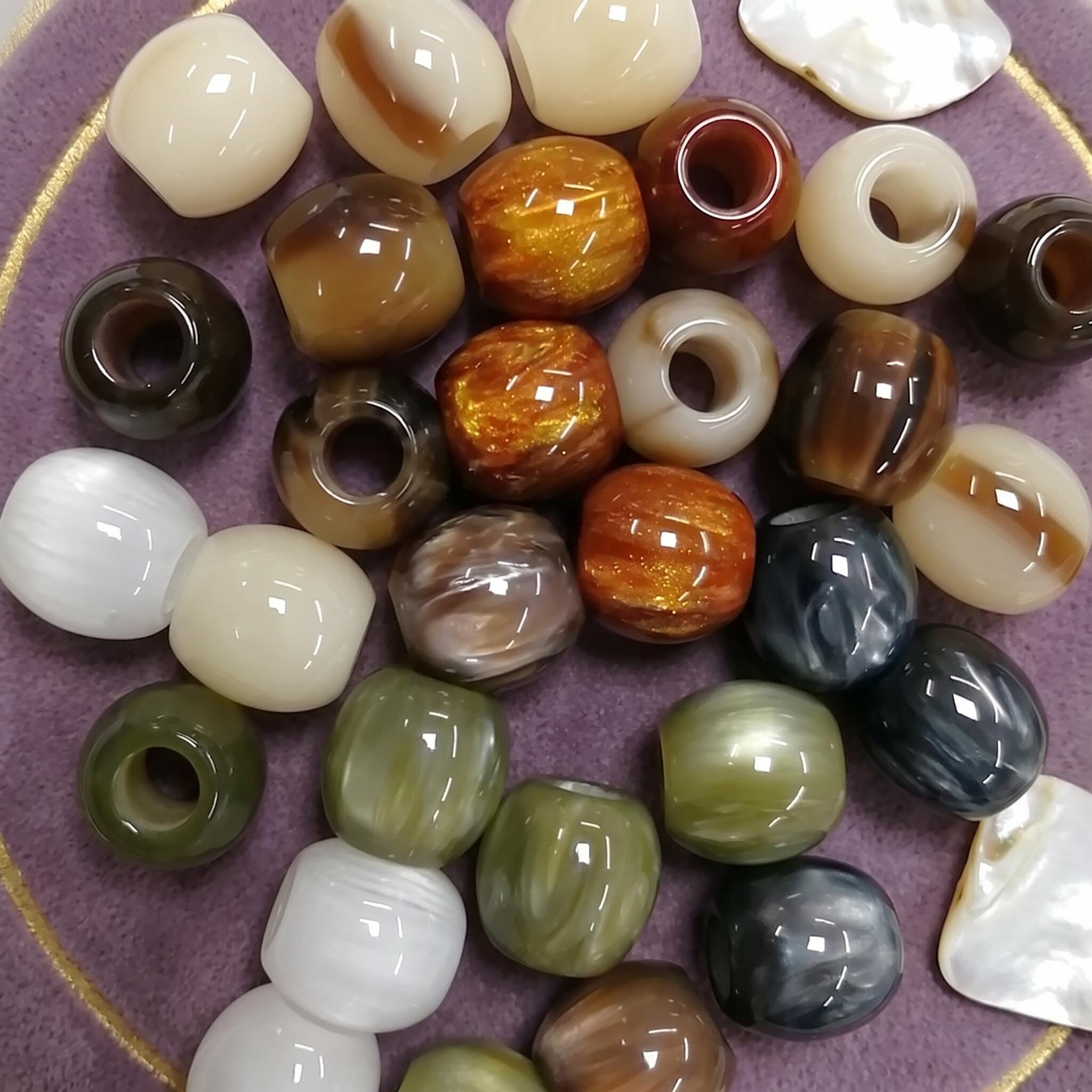 12mm*12mm树脂大孔圆珠