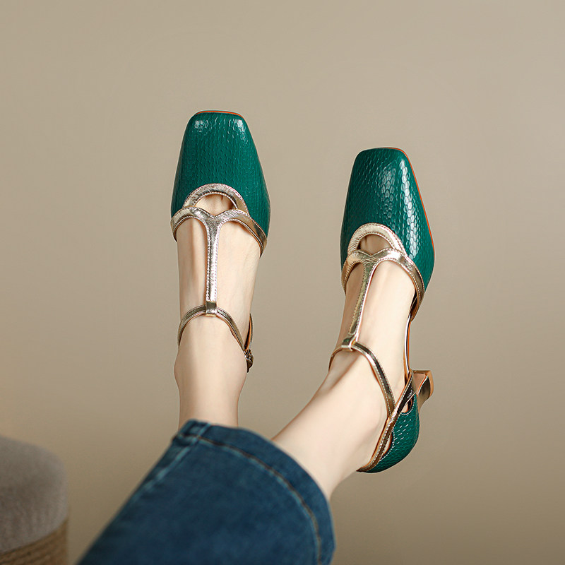 真皮绿色拼色粗跟包头凉鞋女高跟方头女鞋