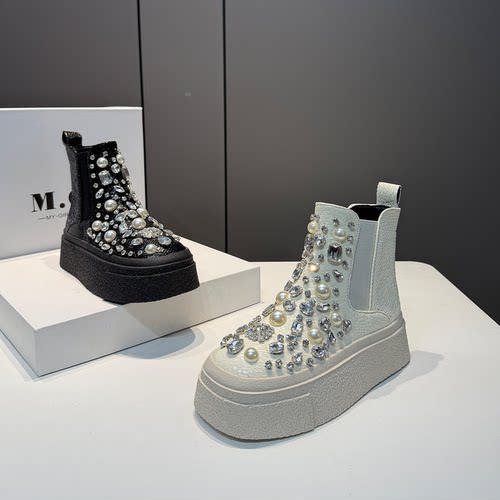 2025秋冬新款时尚短靴女厚底