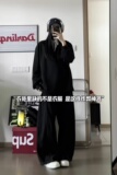 黑色