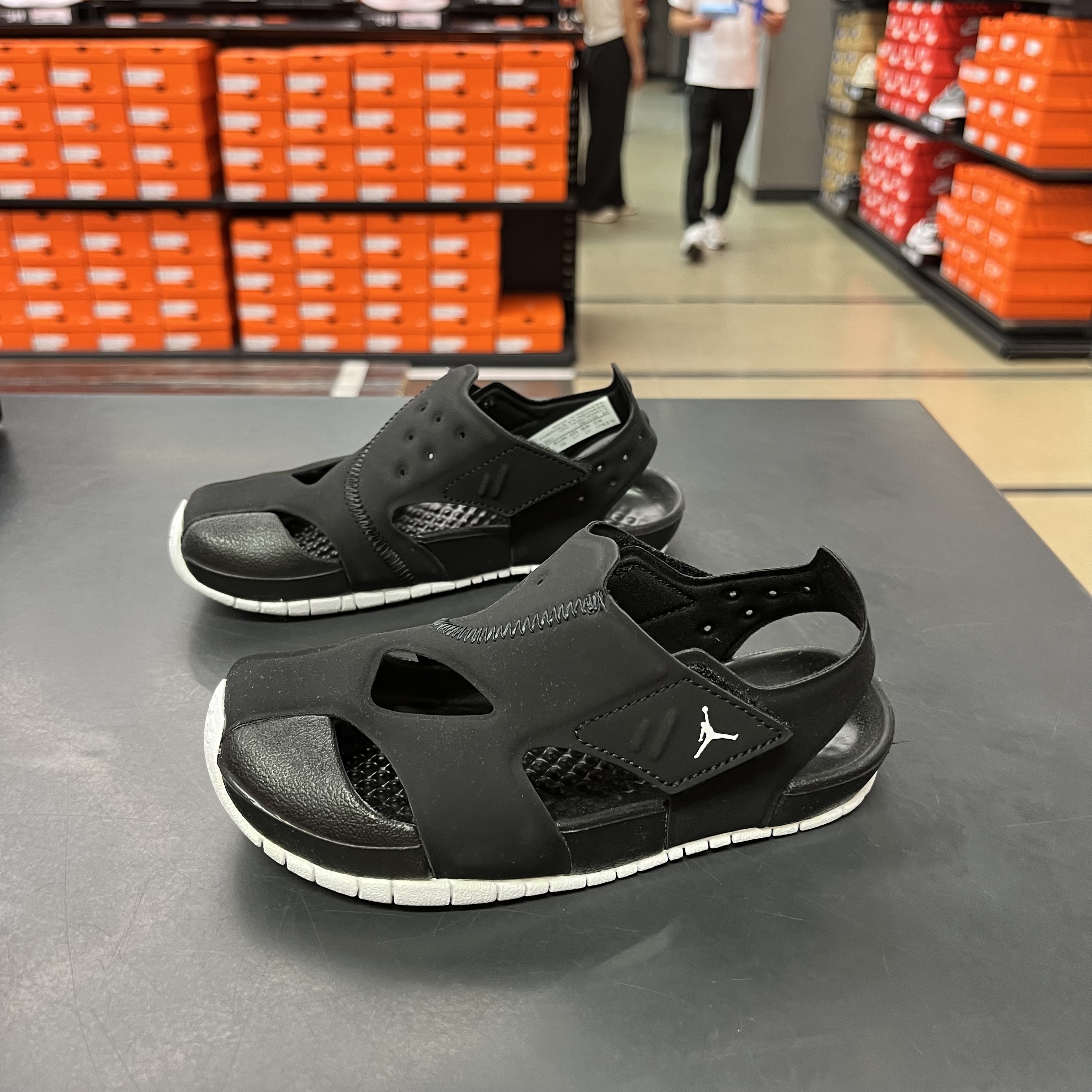 耐克JORDAN FLAREPS中童魔术贴包趾运动沙滩凉鞋CI7849-001
