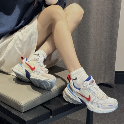 Nike耐克V2K Run女复古运动鞋2024新款红勾厚底老爹鞋 HF5724-061