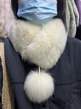 真狐狸毛真皮草围巾秋冬百搭加厚保暖围脖毛毛球米色杏色浅绿色