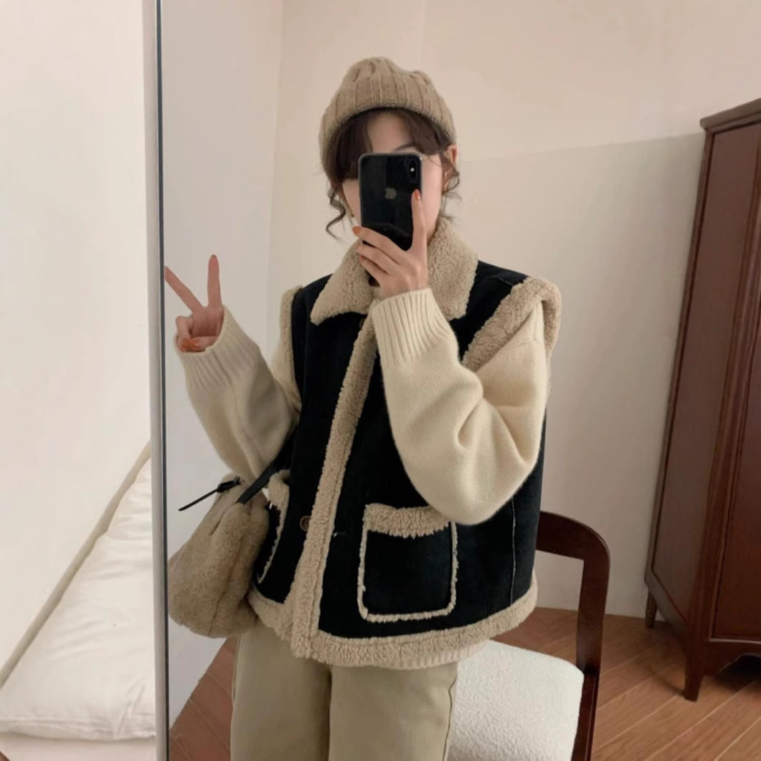感麂皮绒羊羔毛马甲女2024秋冬季休闲黑色皮毛一体短外套秋装
