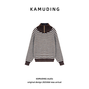 KAMUDING2025新款A14复古风条纹半高领纽扣装饰保暖针织衫25322