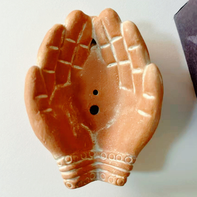 尼泊尔手工红陶香插莲花手香座Offering Hands Incenses Holder