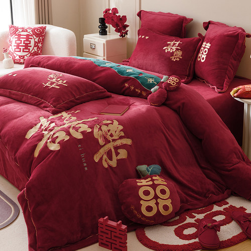 坤花高克重牛奶绒刺绣结婚四件套