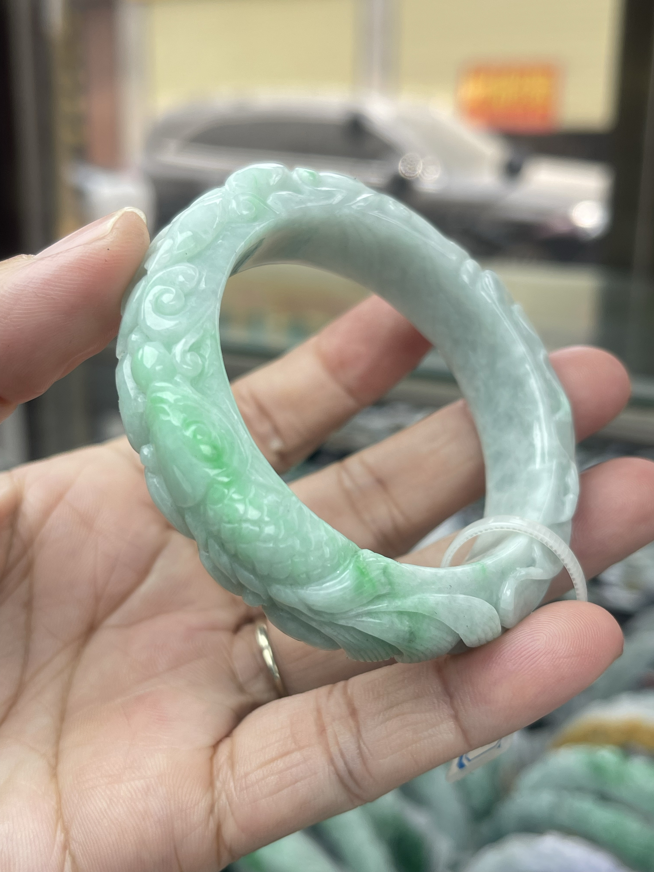 缅甸翡翠A货手镯 白底青年年有鱼 50.5-13.9-10