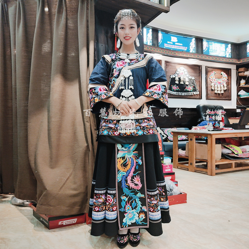 高端订制手工土布湘西刺绣苗族服装少数民族日常拍照套装服饰女