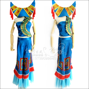 女少数民族舞蹈演出服装 壮族服装 山歌舞蹈服装 专业订做板凳上