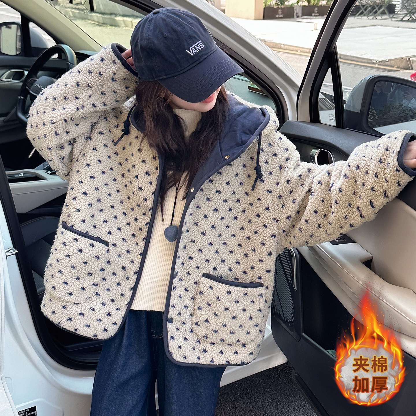 女童提花羊羔绒秋冬装2025款洋气波点毛毛衣女孩时髦韩版连帽上衣