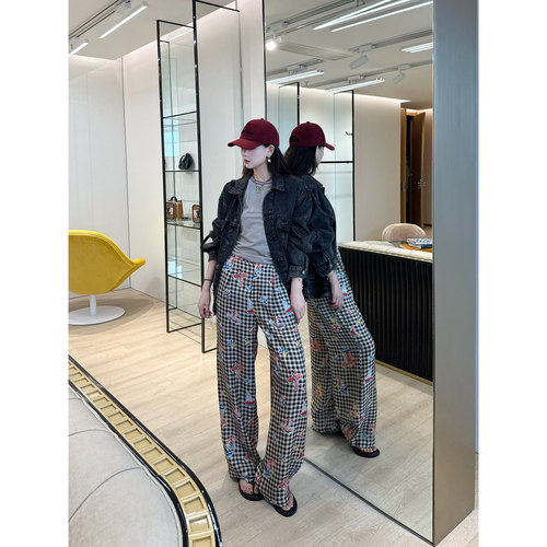 NancyCavally趣味贴纸格纹直筒裤