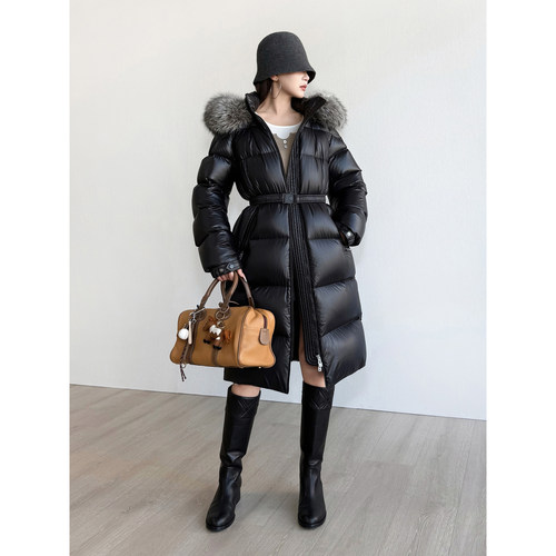 NancyCavally银狐毛领收腰羽绒服