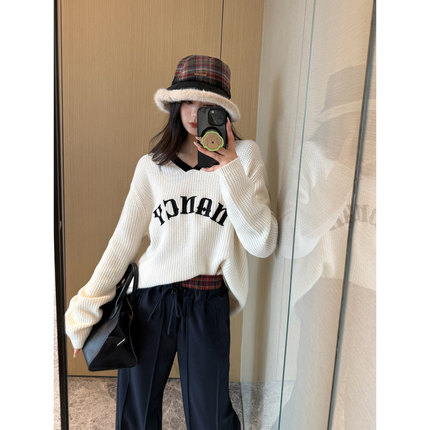 NancyCavally专柜款柔暖云感100羊毛 慵懒风撞色字母V领针织毛衣