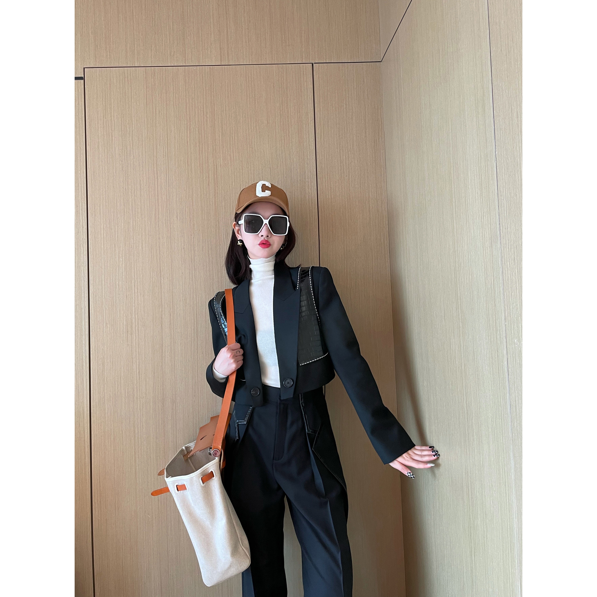 NancyCavally进口澳毛混纺拼皮假两件设计撞色垂感西装/裤子套装,女装/女士精品,时尚套装,淘宝优惠券,粉丝福利购,淘宝优惠卷